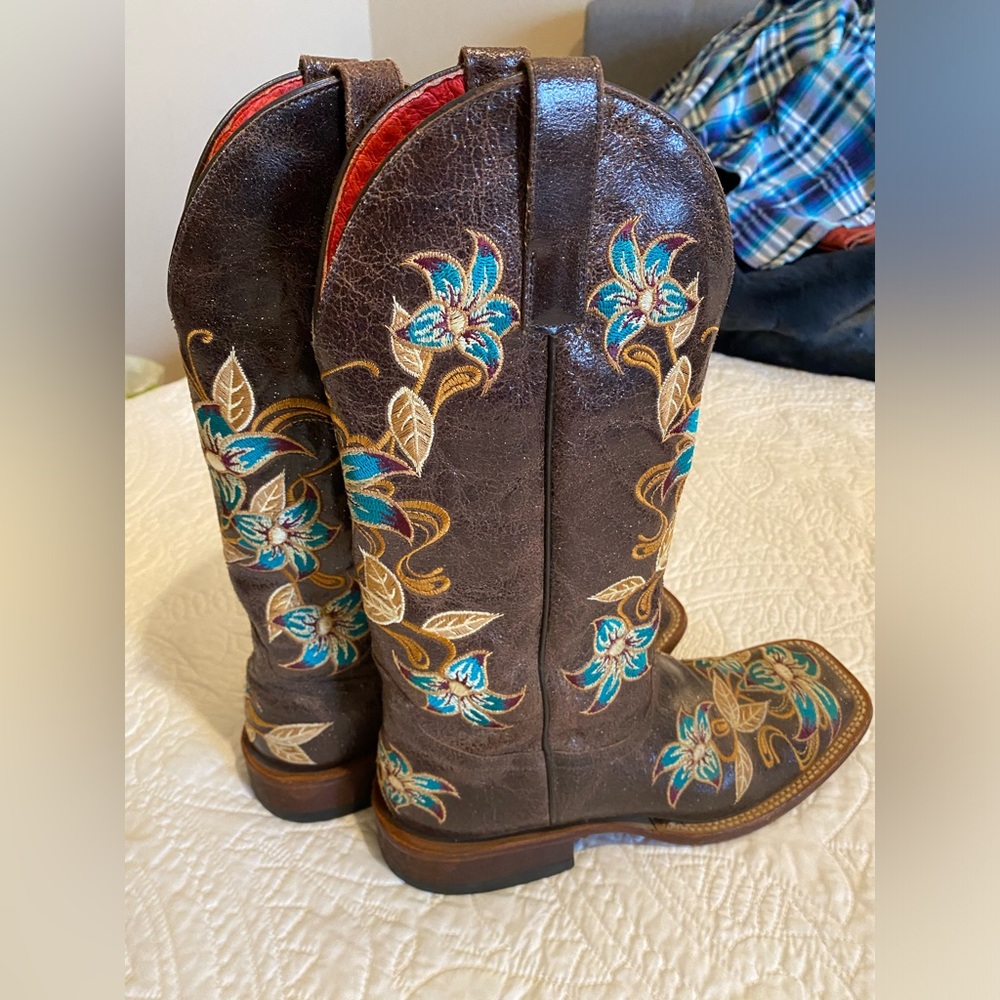 Macie Bean Women’s boots size 9